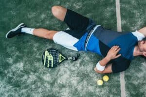 Man die padel speelt